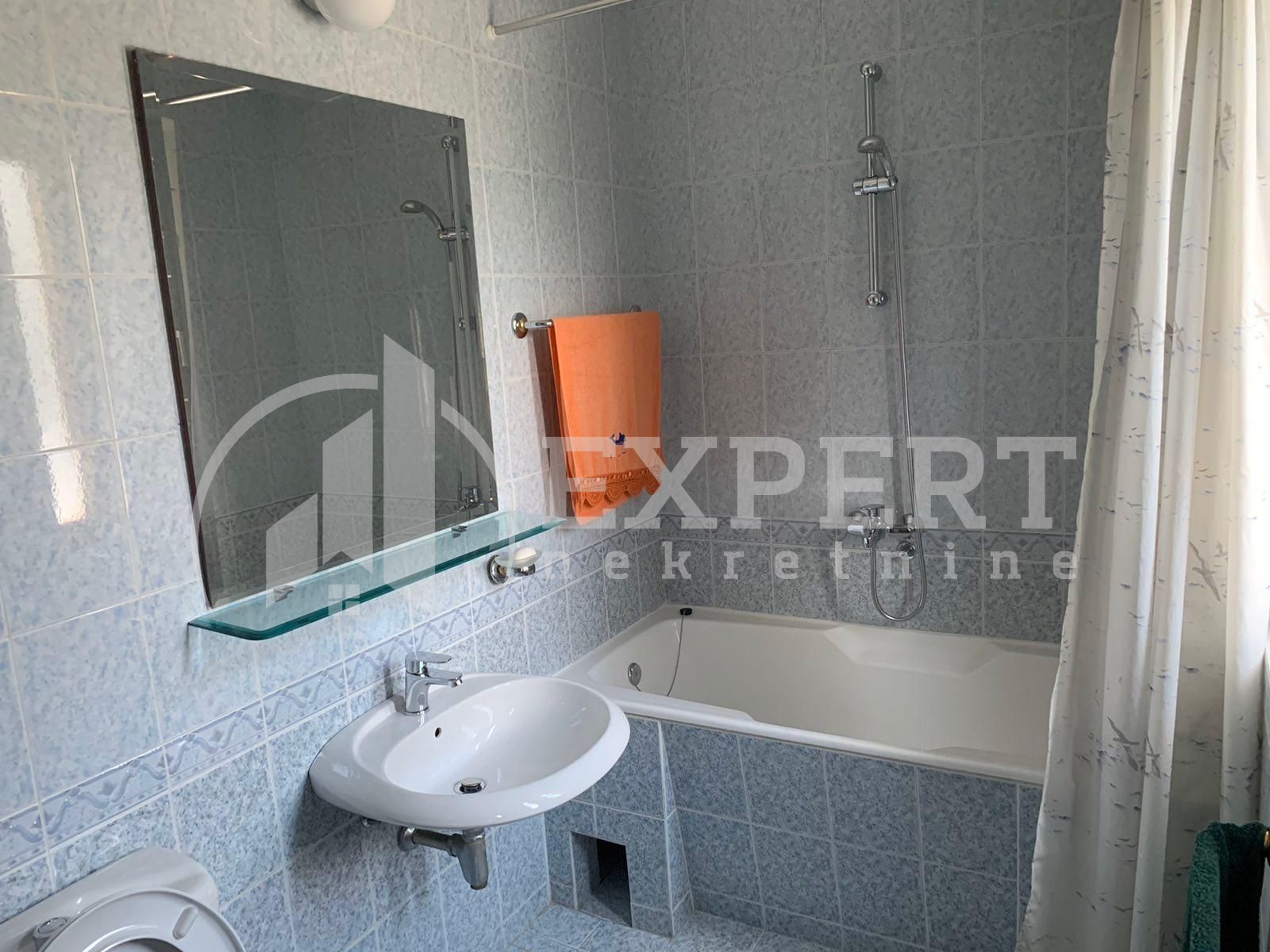 četvorosobna kuća, 290 m2, Pantelej, Jesenjinova ID: i-012325 22