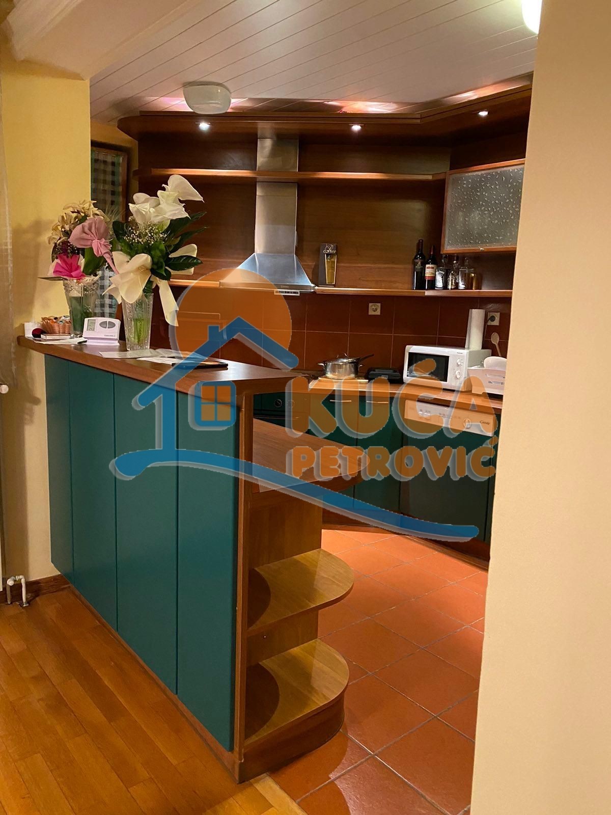 četvorosobna kuća, 290 m2, Pantelej, Jesenjinova ID: i-012325 13