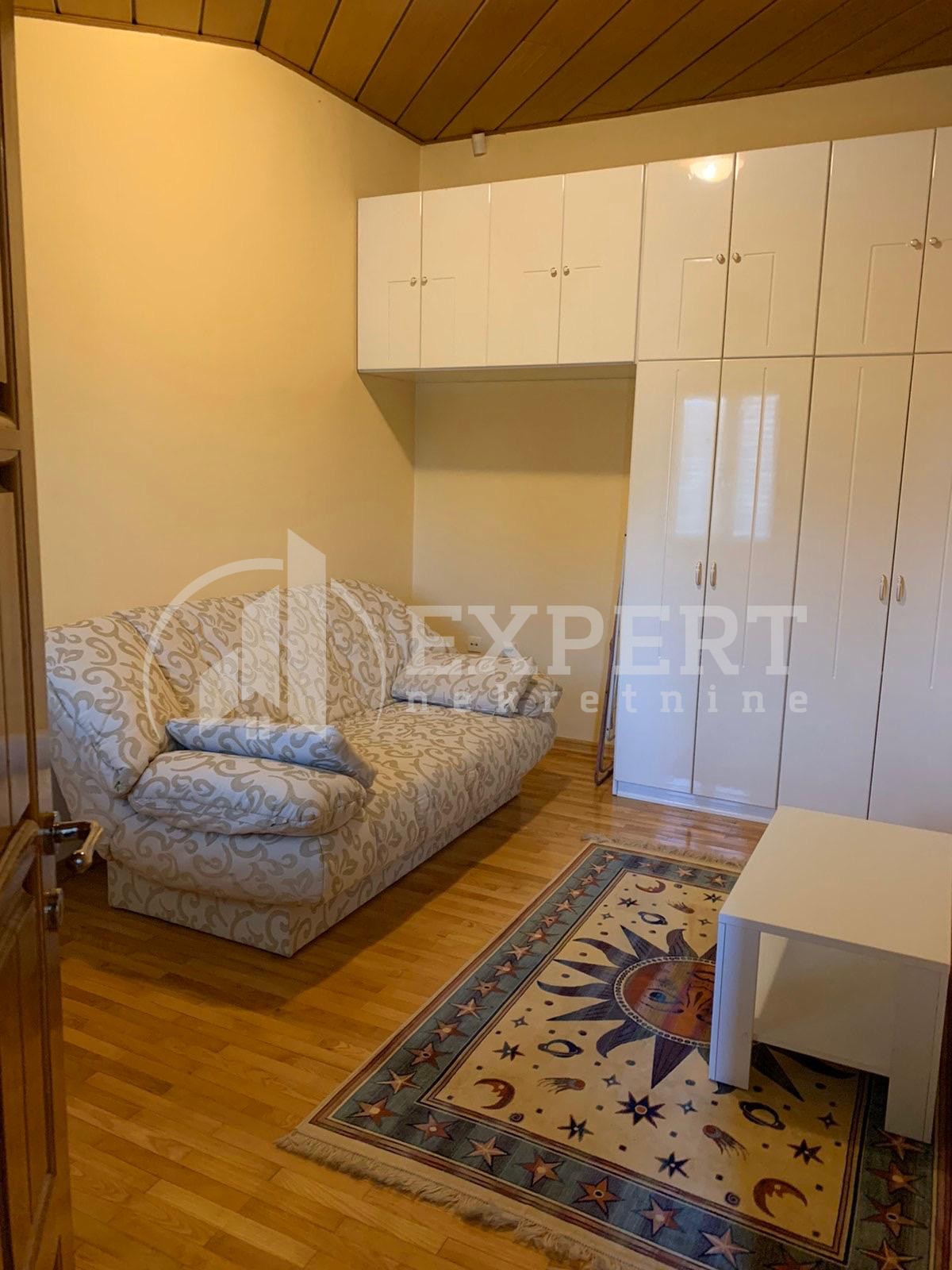 četvorosobna kuća, 290 m2, Pantelej, Jesenjinova ID: i-012325 19