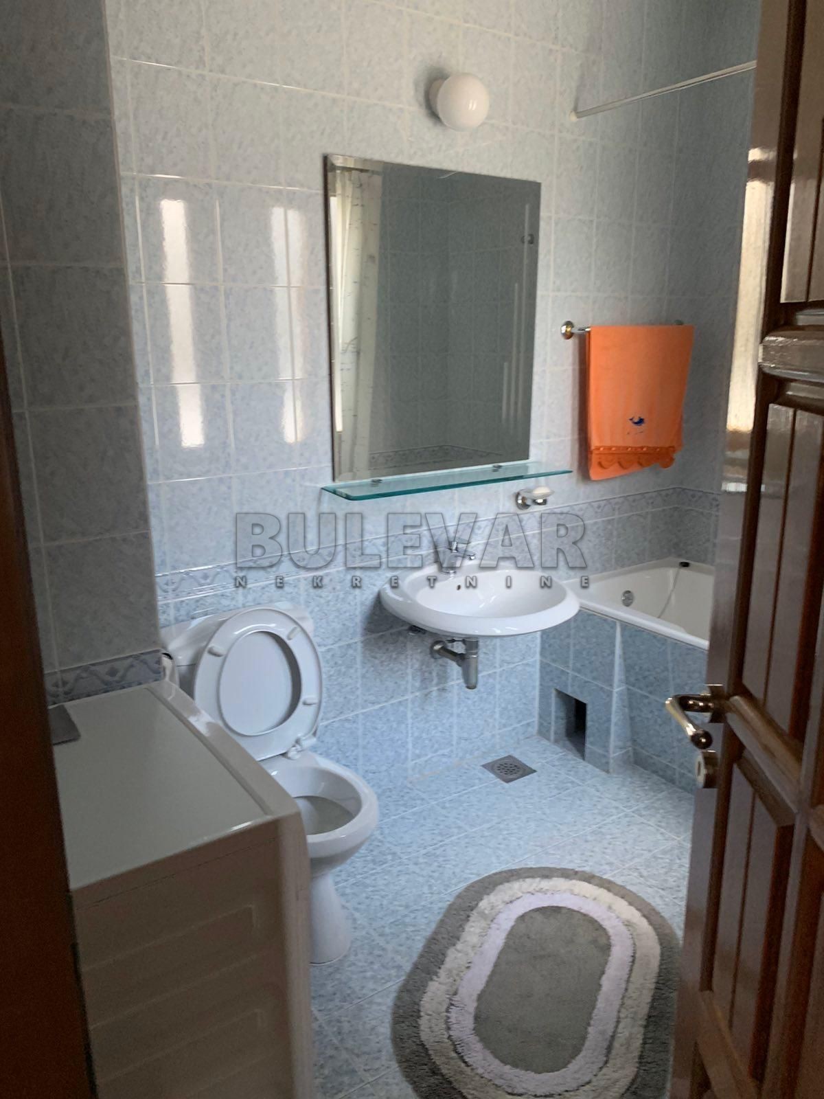 četvorosobna kuća, 290 m2, Pantelej, Jesenjinova ID: i-012325 21
