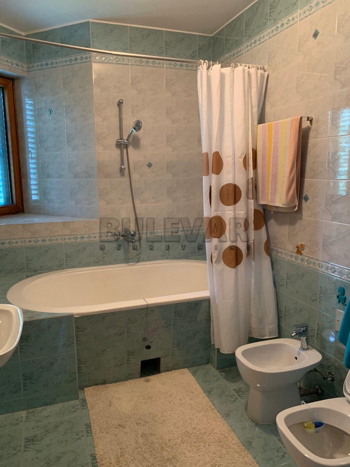 četvorosobna kuća, 290 m2, Pantelej, Jesenjinova ID: i-012325 24
