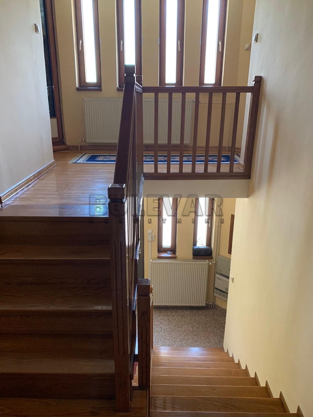 četvorosobna kuća, 290 m2, Pantelej, Jesenjinova ID: i-012325 27