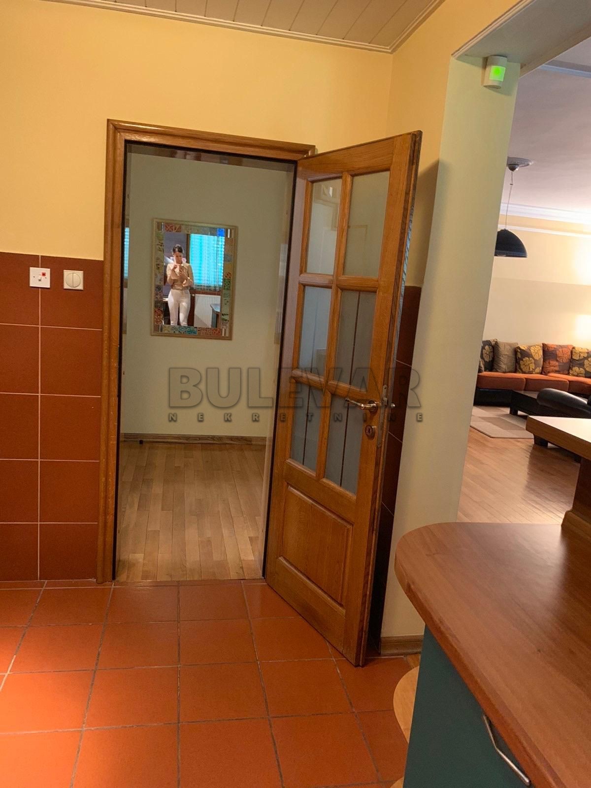 četvorosobna kuća, 290 m2, Pantelej, Jesenjinova ID: i-012325 29