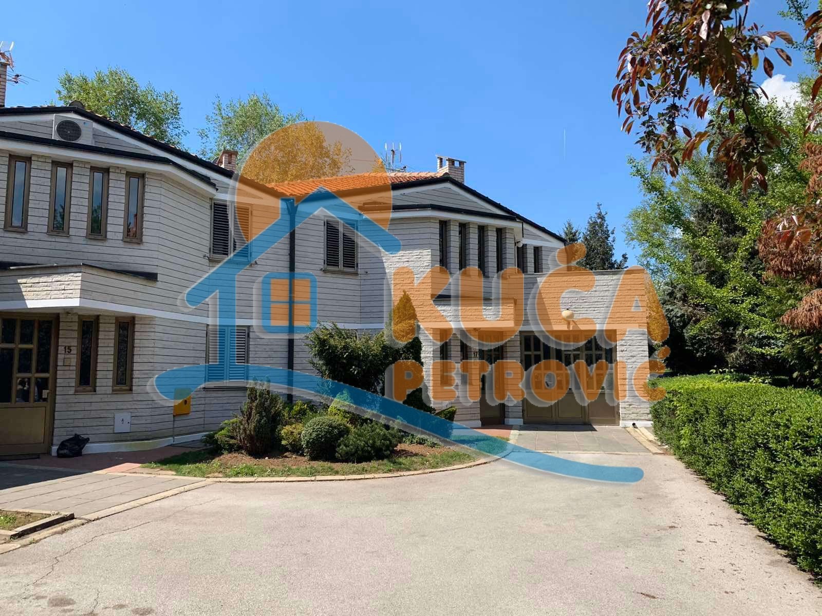 četvorosobna kuća, 290 m2, Pantelej, Jesenjinova ID: i-012325 2