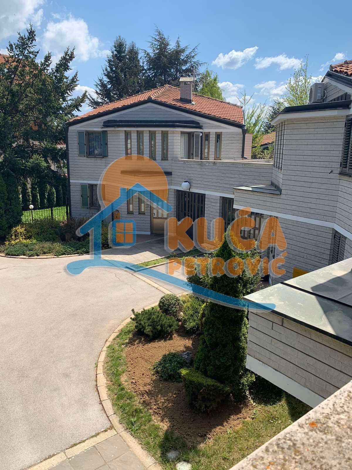 četvorosobna kuća, 290 m2, Pantelej, Jesenjinova ID: i-012325 3