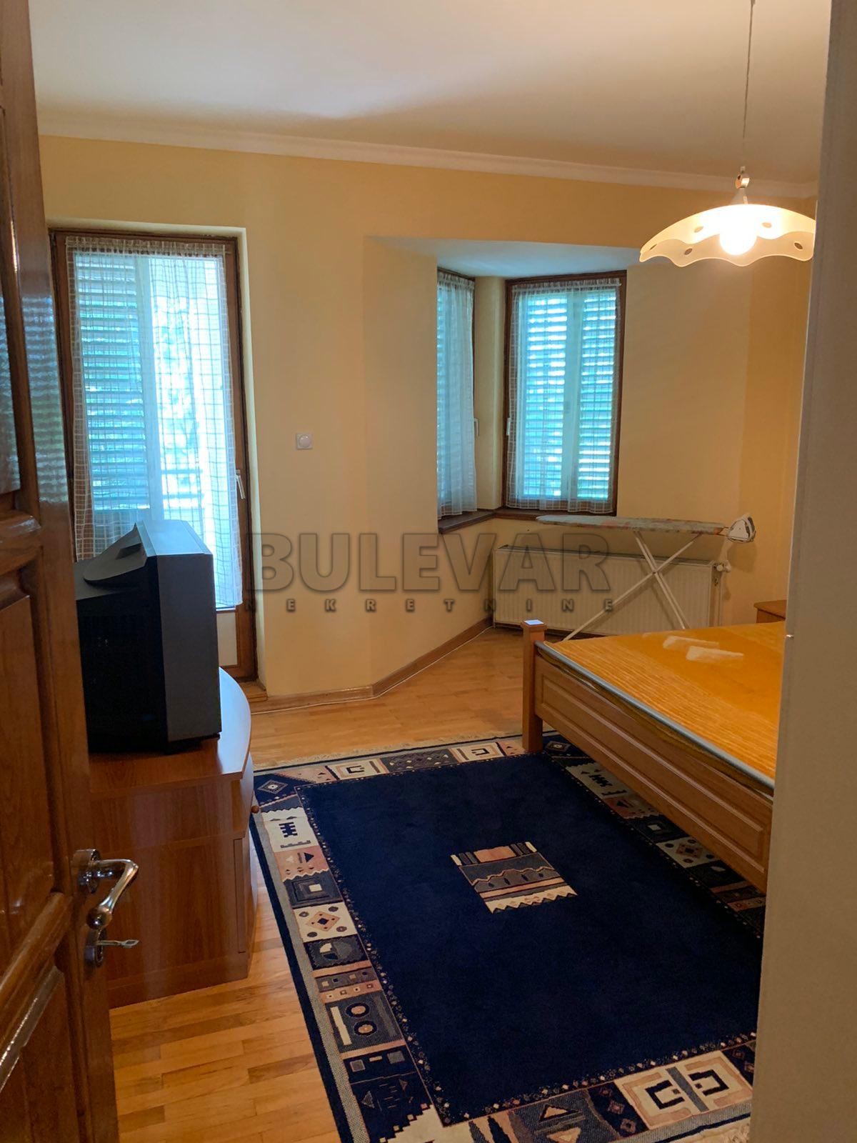 četvorosobna kuća, 290 m2, Pantelej, Jesenjinova ID: i-012325 16