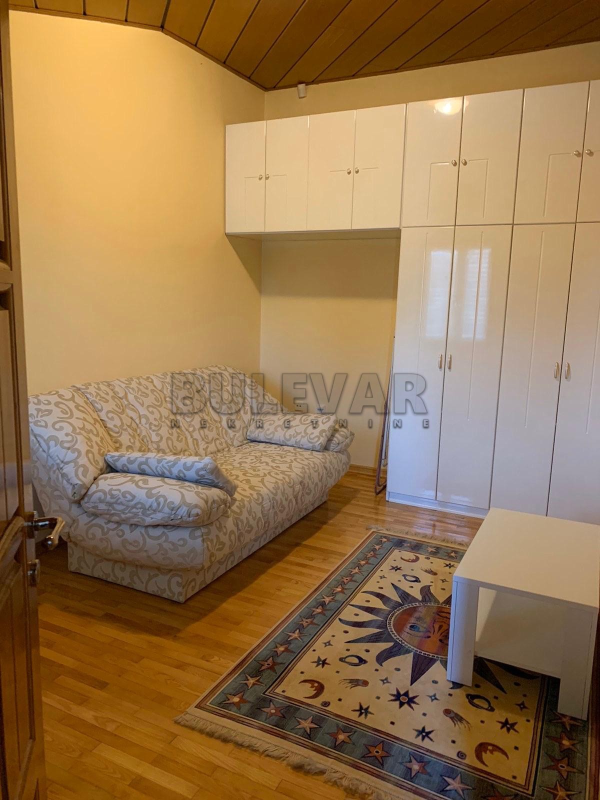 četvorosobna kuća, 290 m2, Pantelej, Jesenjinova ID: i-012325 19
