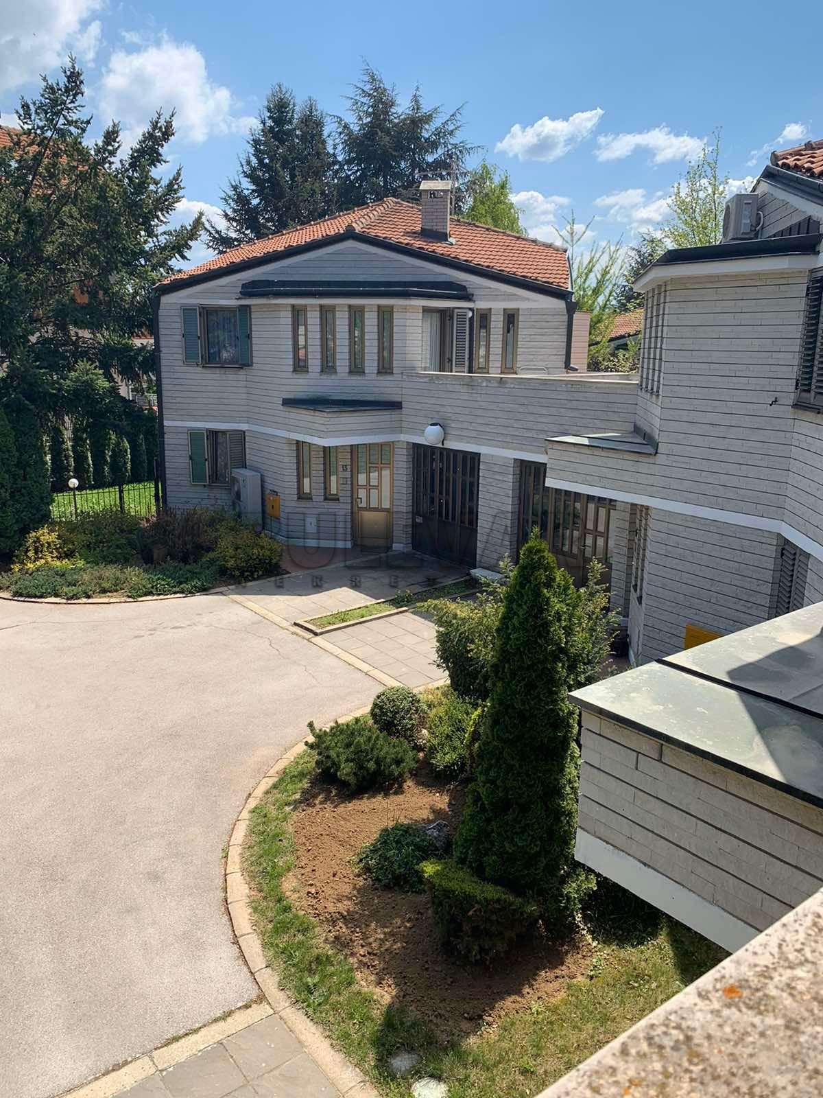 četvorosobna kuća, 290 m2, Pantelej, Jesenjinova ID: i-012325 3