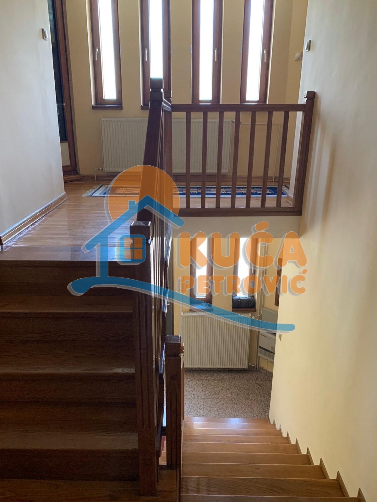 četvorosobna kuća, 290 m2, Pantelej, Jesenjinova ID: i-012325 27