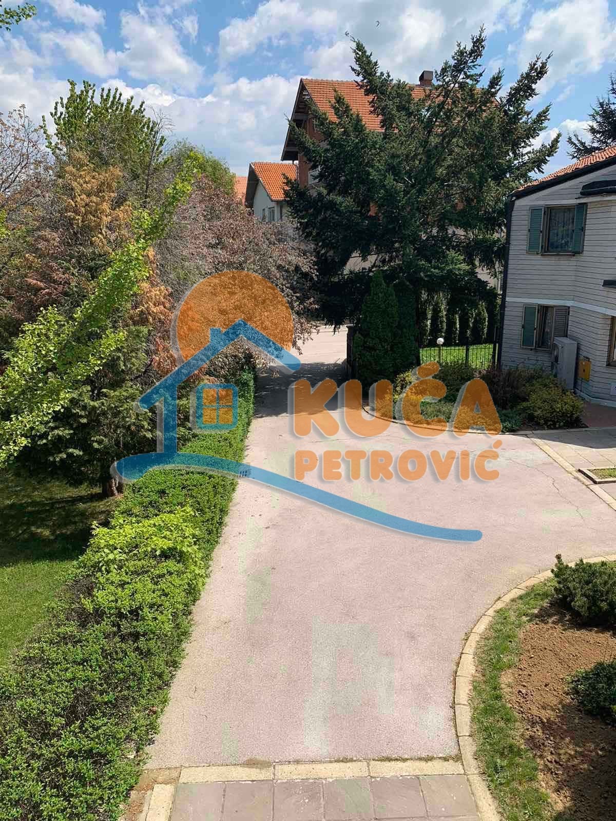 četvorosobna kuća, 290 m2, Pantelej, Jesenjinova ID: i-012325 34