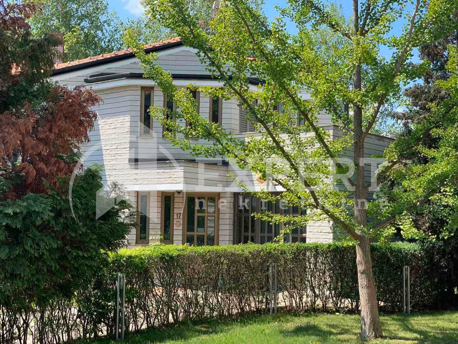 četvorosobna kuća, 290 m2, Pantelej, Jesenjinova ID: i-012325 4