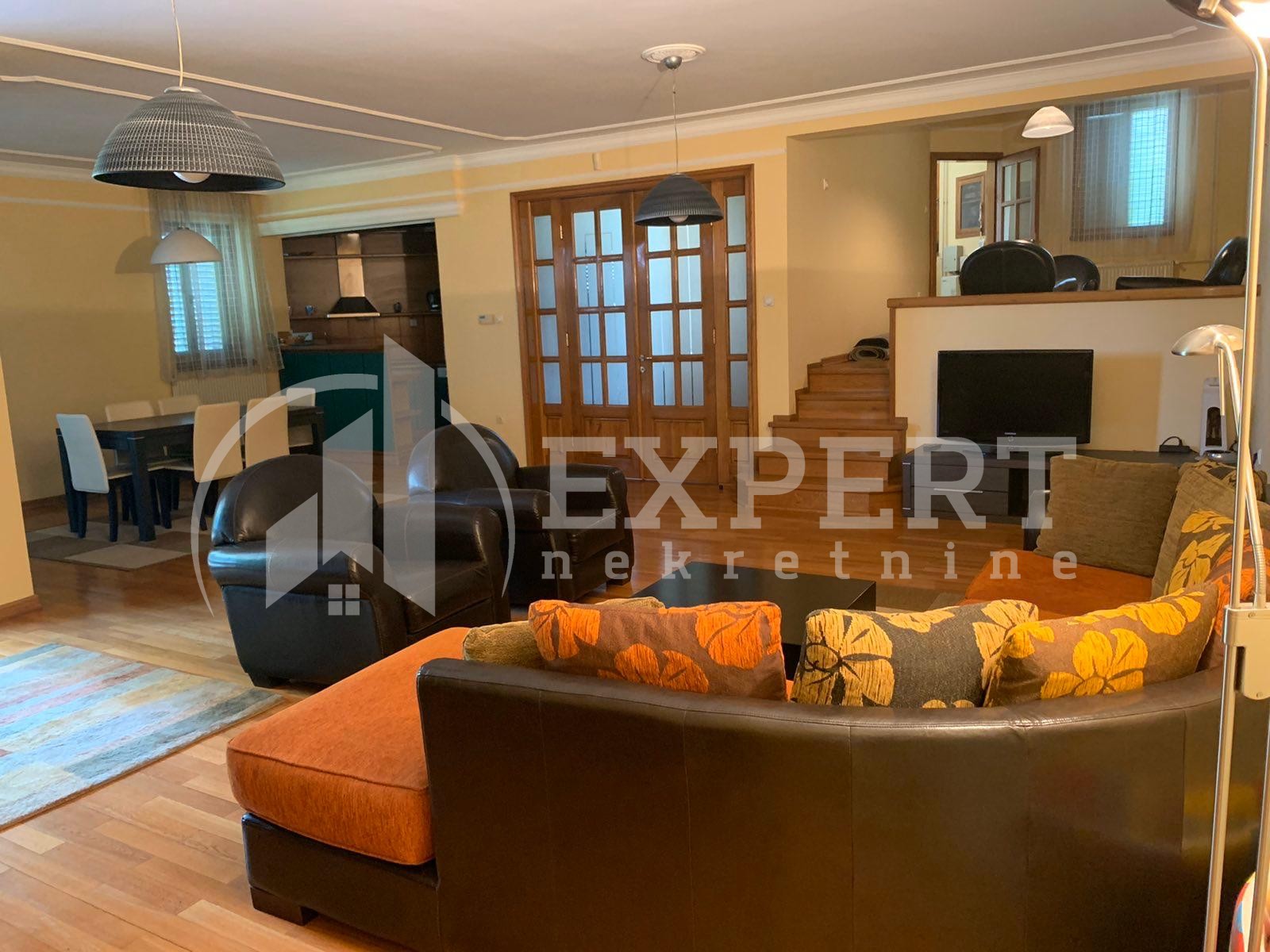 četvorosobna kuća, 290 m2, Pantelej, Jesenjinova ID: i-012325 6