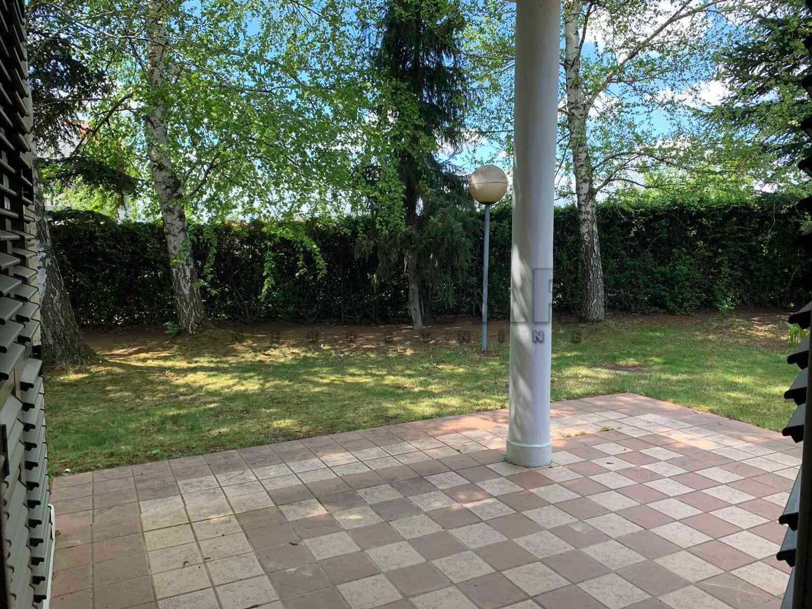četvorosobna kuća, 290 m2, Pantelej, Jesenjinova ID: i-012325 33
