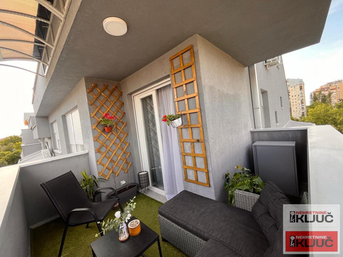 NOVO NASELJE, 100 m2, Petosoban-Duplex, Namešten 8