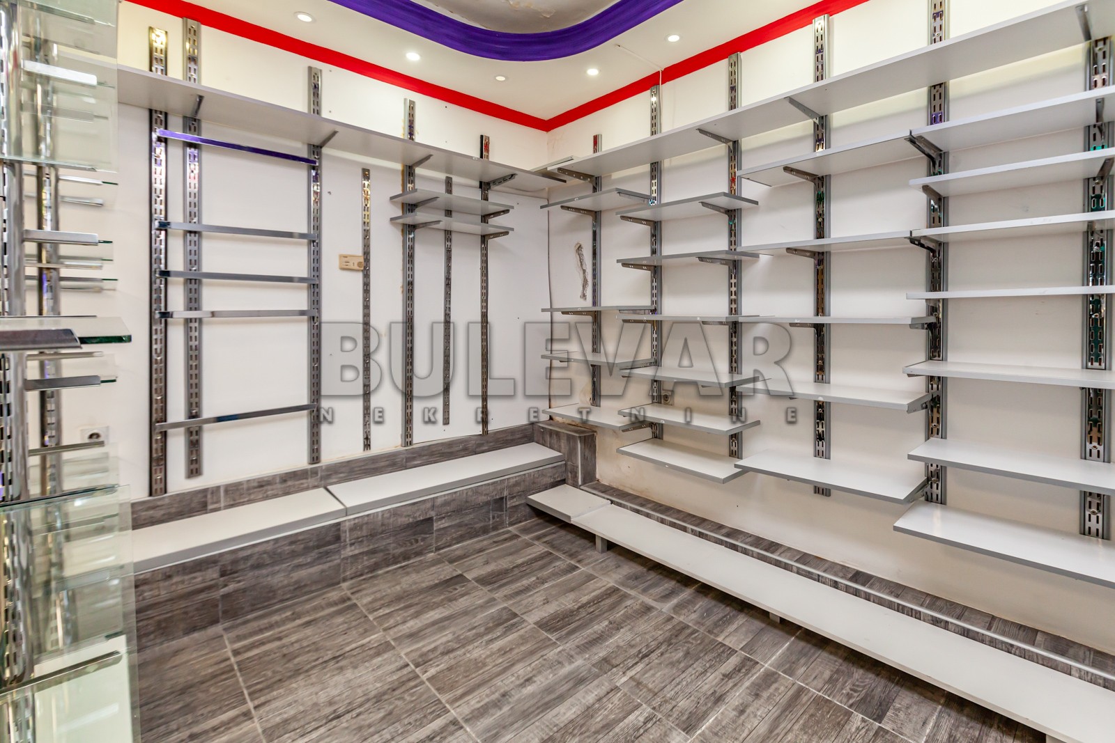 Lokal, 9 m2, Centar, Obrenovićeva ID: p-012354 2