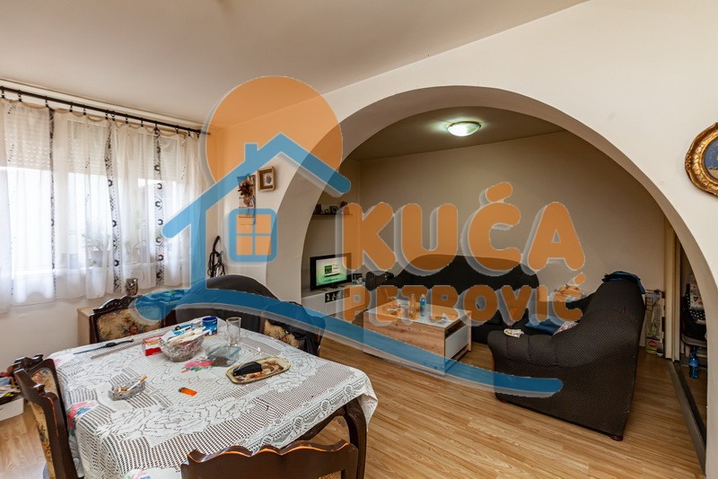 četvorosoban stan, 54 m2, Pantelej, Bulevar Svetog Pantelejmona ID: p-012345 2