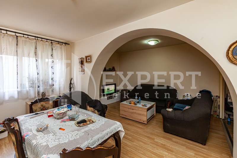 četvorosoban stan, 54 m2, Pantelej, Bulevar Svetog Pantelejmona ID: p-012345 2