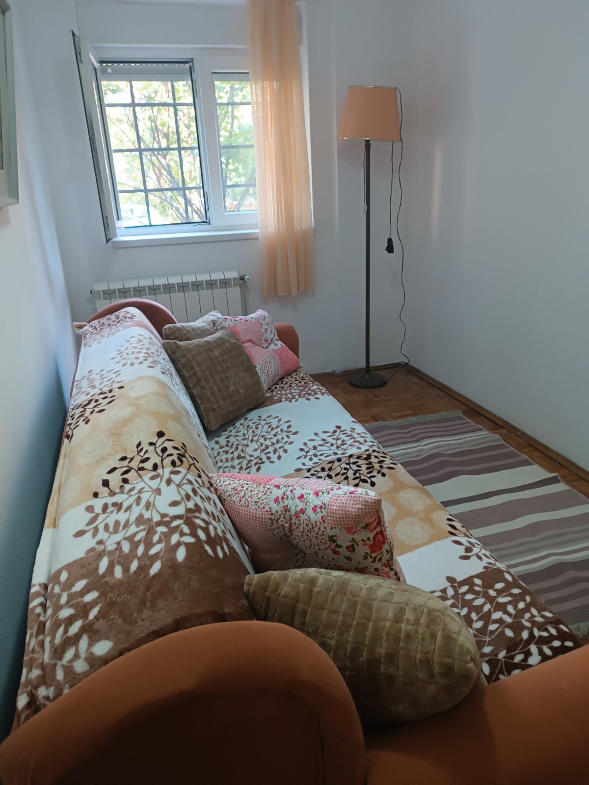 Izdajem jednoiposoban stan na Karaburmi 3