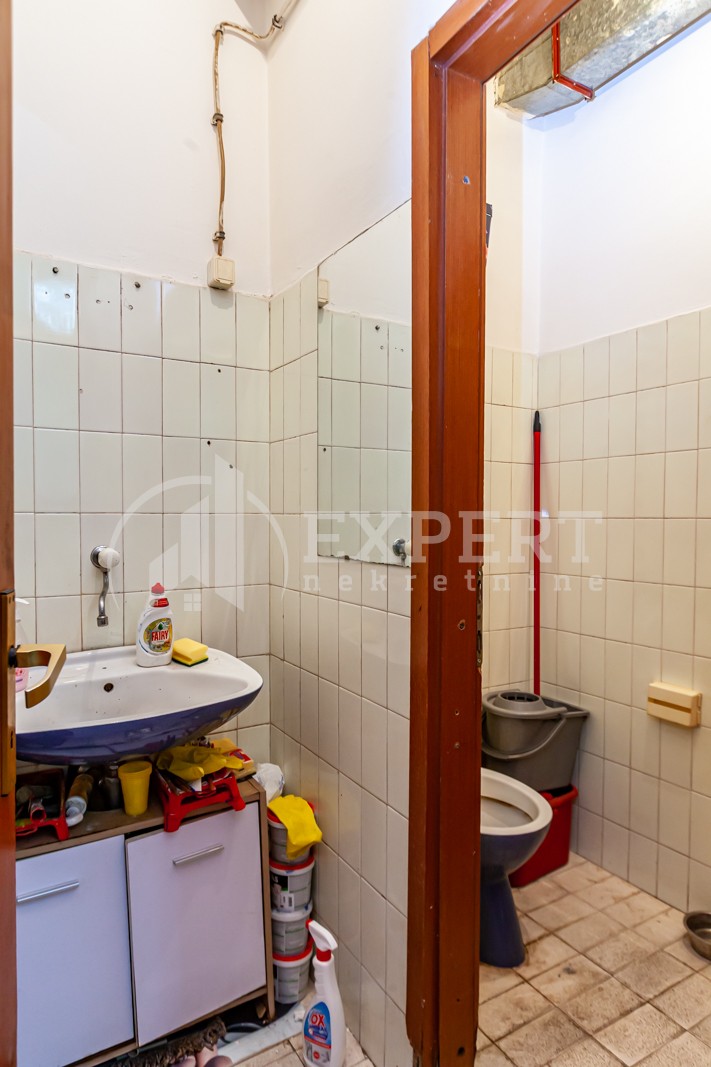 Lokal, 33 m2, Medijana, Bulevar Nemanjića ID: p-012380 5