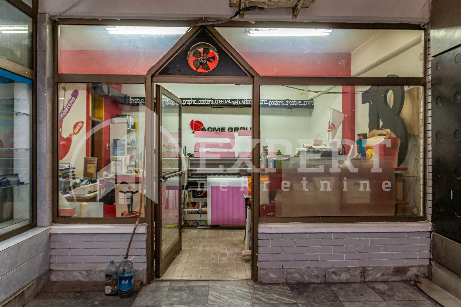 Lokal, 33 m2, Medijana, Bulevar Nemanjića ID: p-012380 1