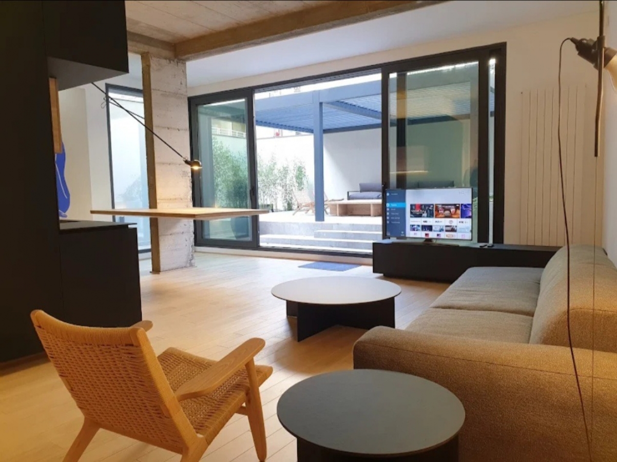 Trosoban stan za izdavanje  Hram Svetog Save 2