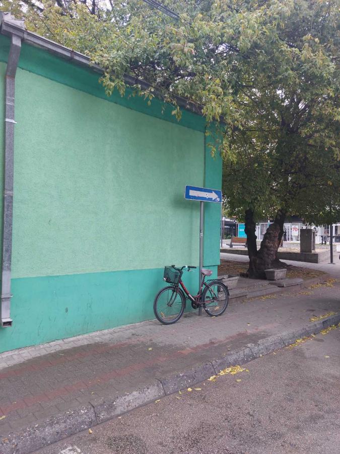 Na prodaju lokal u samom centru 2