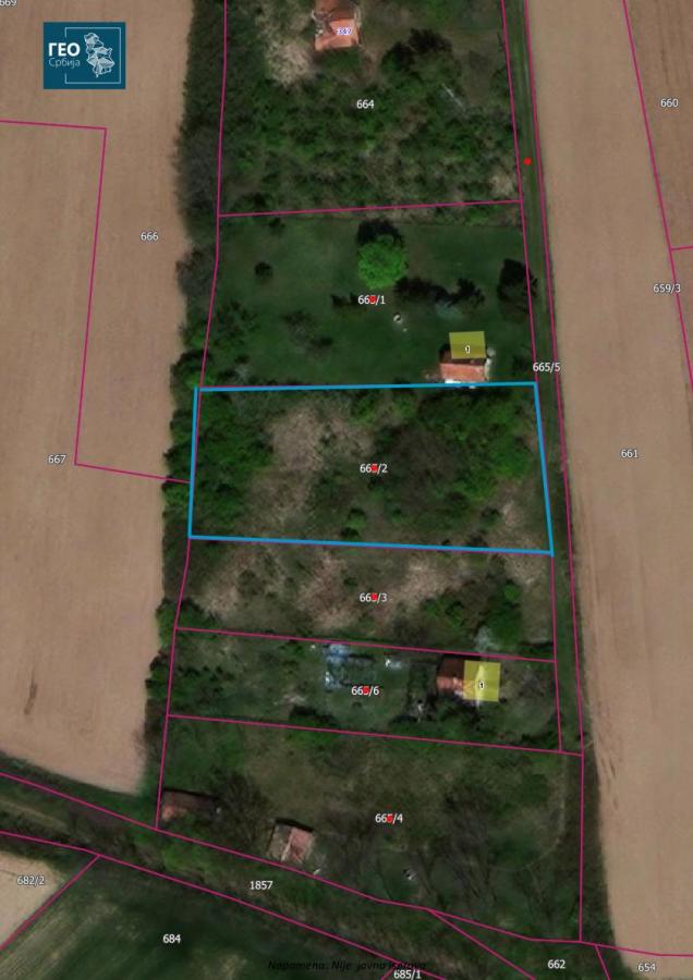 Pravilan plac pogodan za vikendicu 1