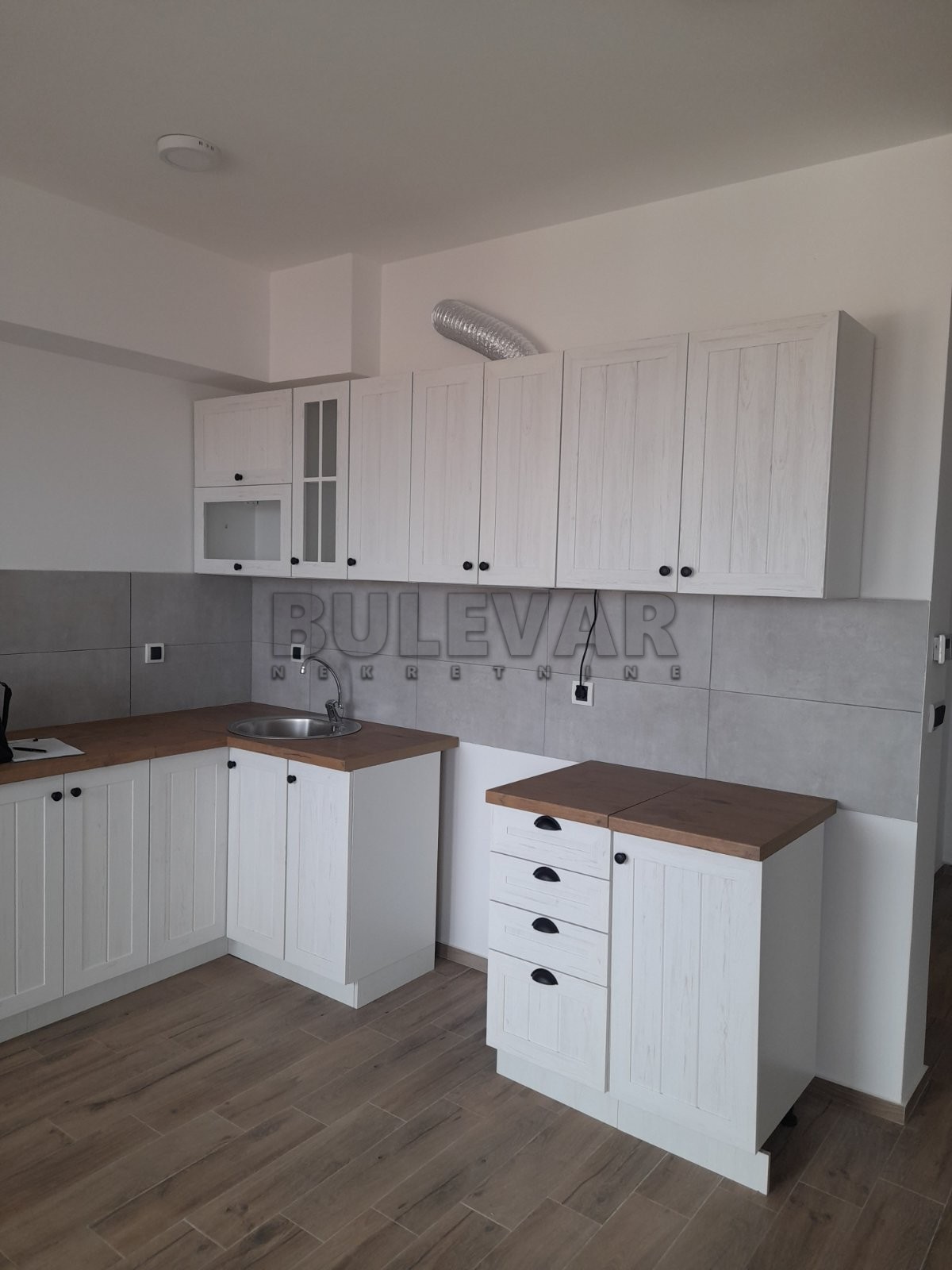 Trosoban stan, 76 m2, Vašarište, Kralja Milana IV ID: i-012405 4