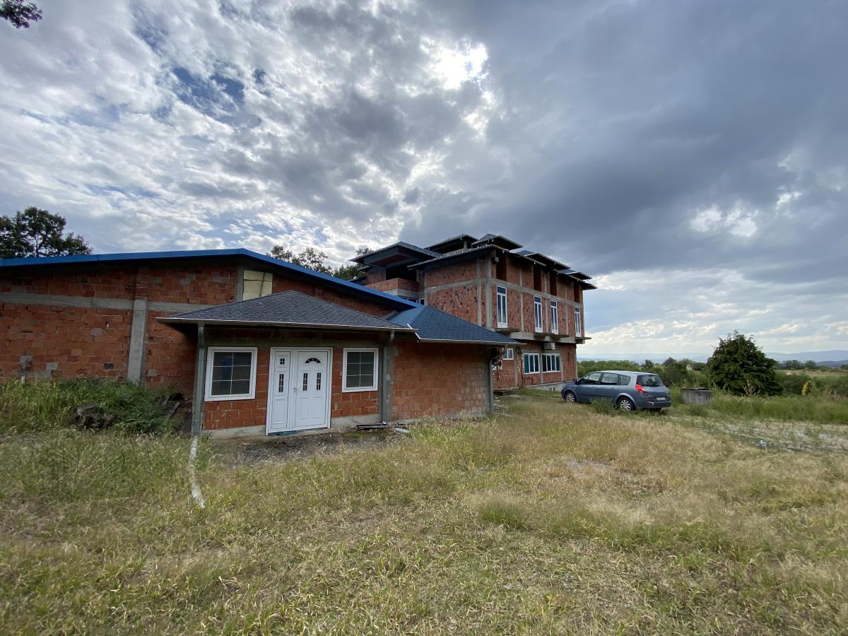 Izvrstan poslovni prostor od ukupno 800m2 glavni put Cuprija - Despotovac. 8