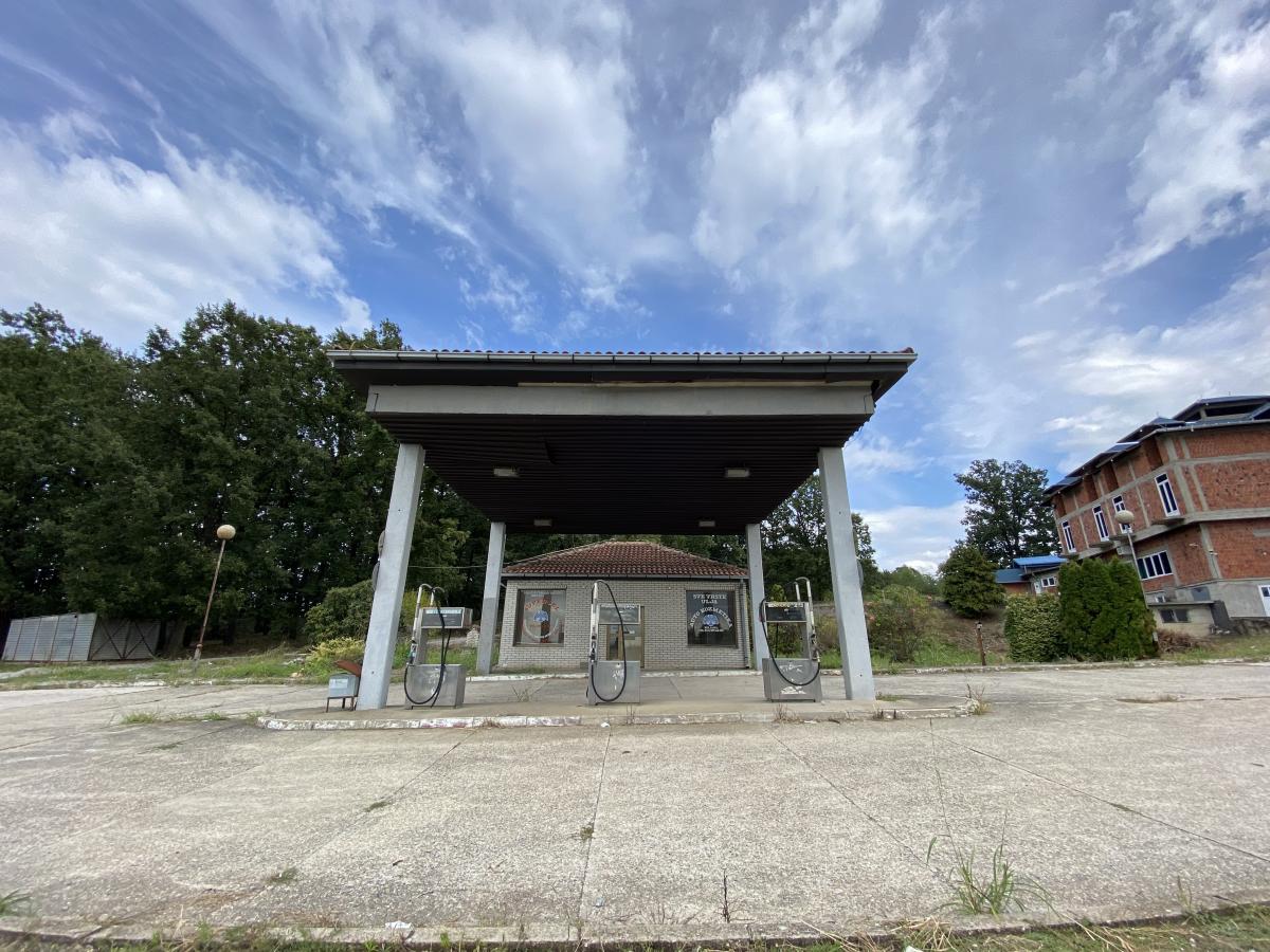 Izvrstan poslovni prostor od ukupno 800m2 glavni put Cuprija - Despotovac. 2