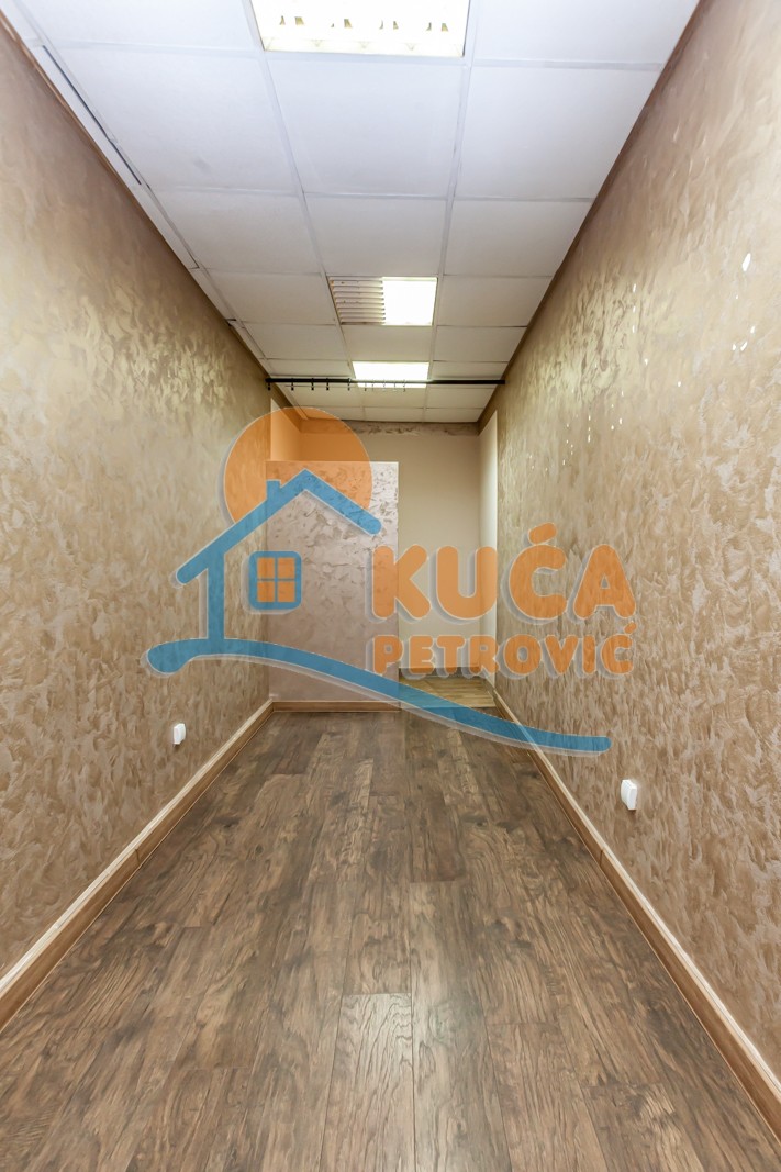 Lokal, 16 m2, Centar, Trg kralja Milana ID: p-012421 2