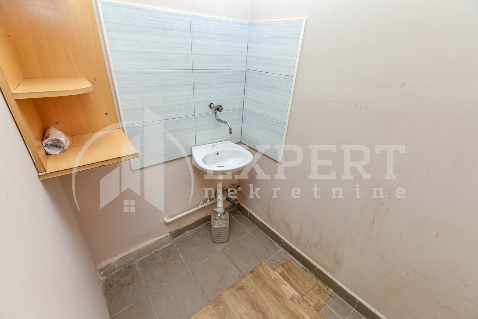 Lokal, 16 m2, Centar, Trg kralja Milana ID: p-012421 3