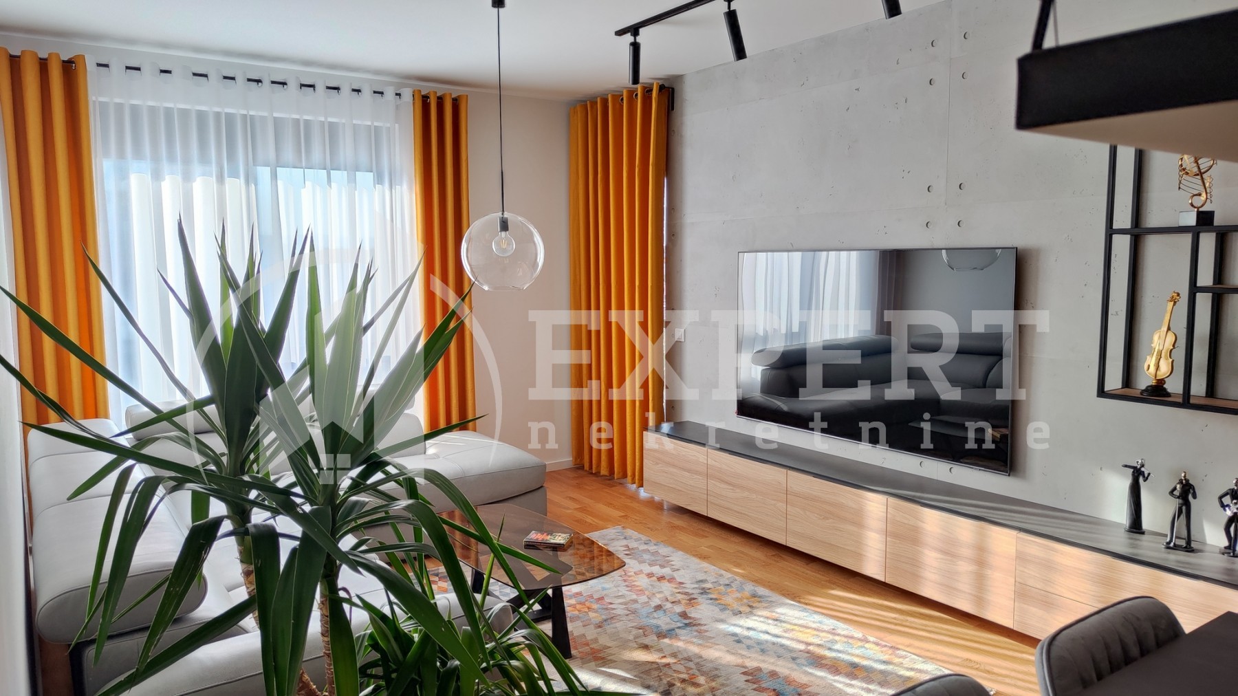 Dvosoban stan, 63 m2, Centar, Prvomajska ID: i-012425 2