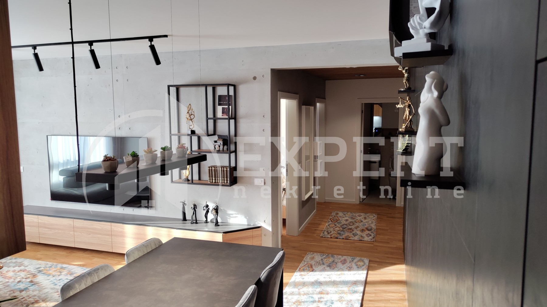 Dvosoban stan, 63 m2, Centar, Prvomajska ID: i-012425 5