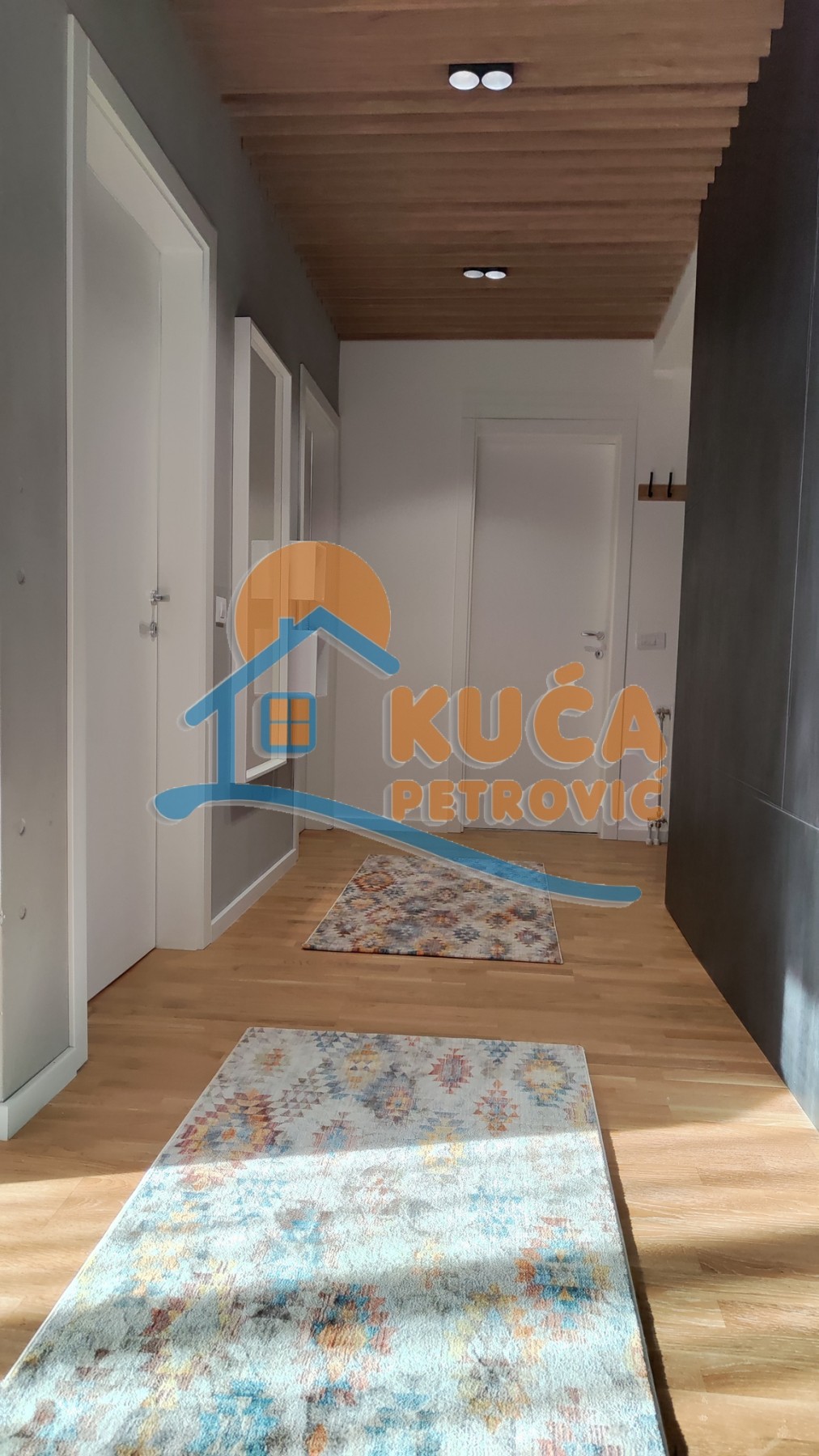 Dvosoban stan, 63 m2, Centar, Prvomajska ID: i-012425 12