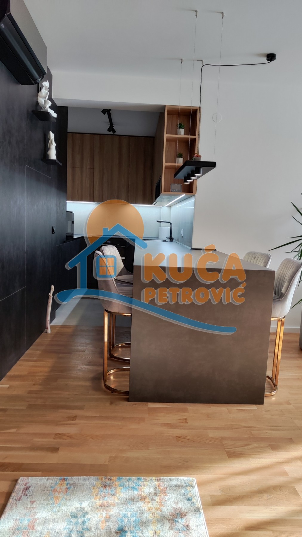 Dvosoban stan, 63 m2, Centar, Prvomajska ID: i-012425 9