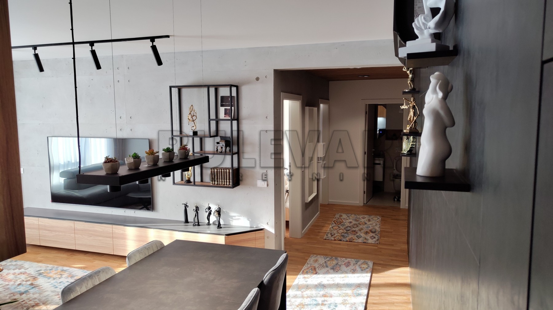 Dvosoban stan, 63 m2, Centar, Prvomajska ID: i-012425 5