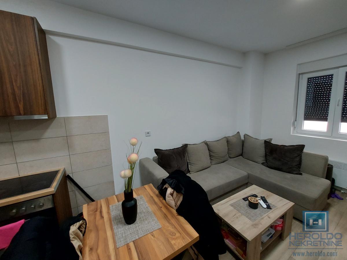 Jednosoban stan u K Kompleksu 15