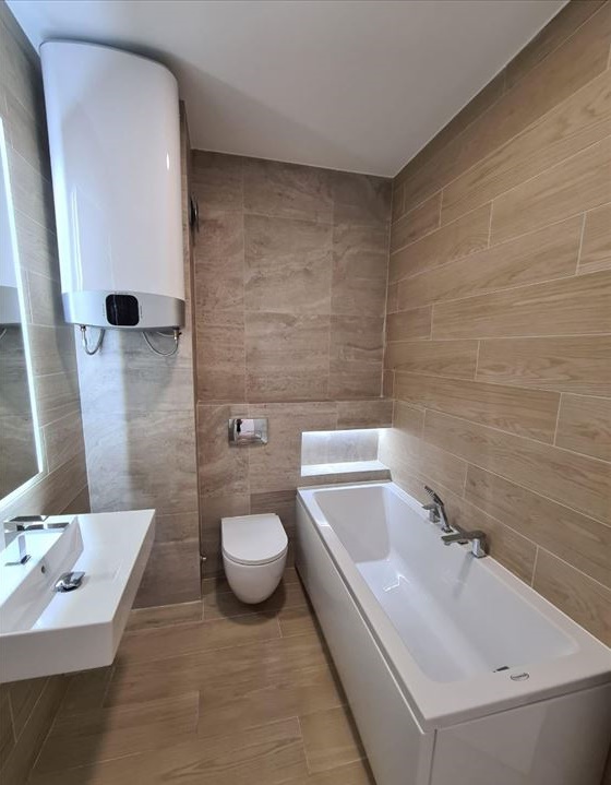 DEDINJE  ekskluzivan četvorosoban stan u brezidencijalnom delu 4