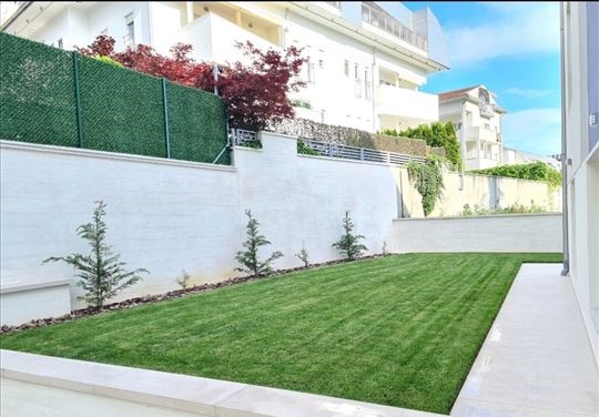 DEDINJE  ekskluzivan četvorosoban stan u brezidencijalnom delu 1