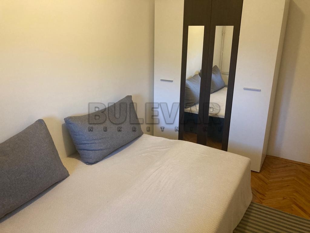 Dvosoban stan, 65 m2, Park Svetog Save, Bulevar Nemanjića ID: i-08905 9