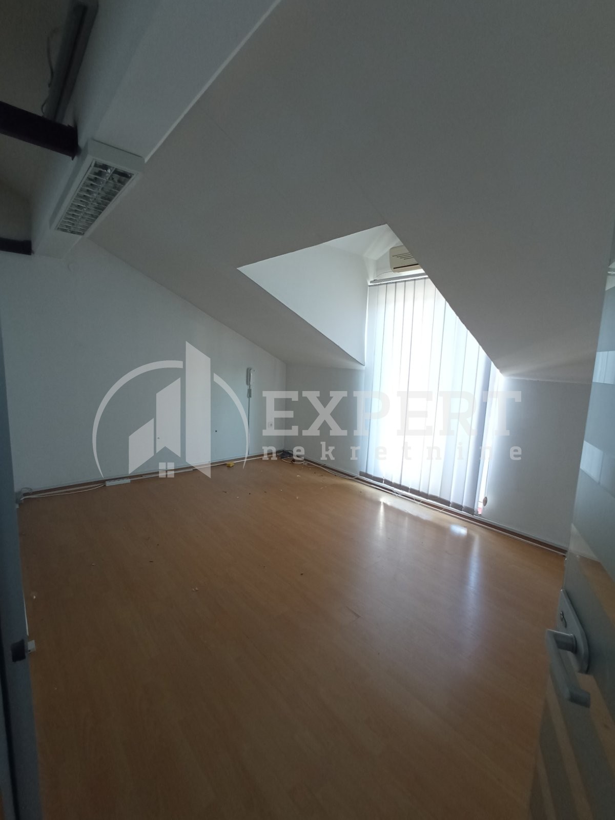 Lokal, 150 m2, Crveni krst, Bulevar 12. februar ID: i-012439 4