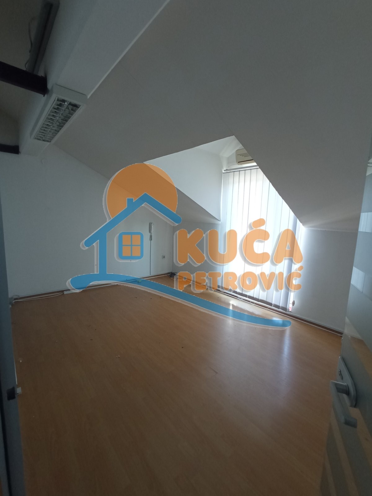 Lokal, 150 m2, Crveni krst, Bulevar 12. februar ID: i-012439 4