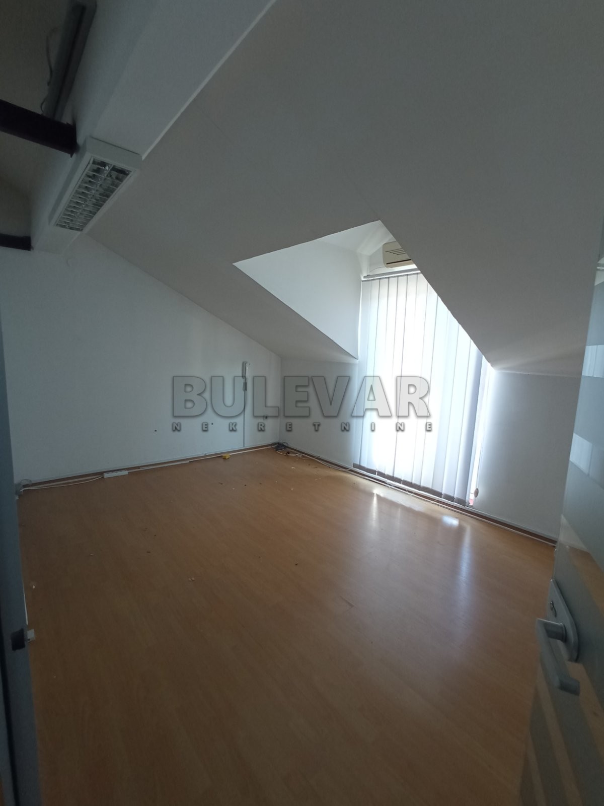Lokal, 150 m2, Crveni krst, Bulevar 12. februar ID: i-012439 4