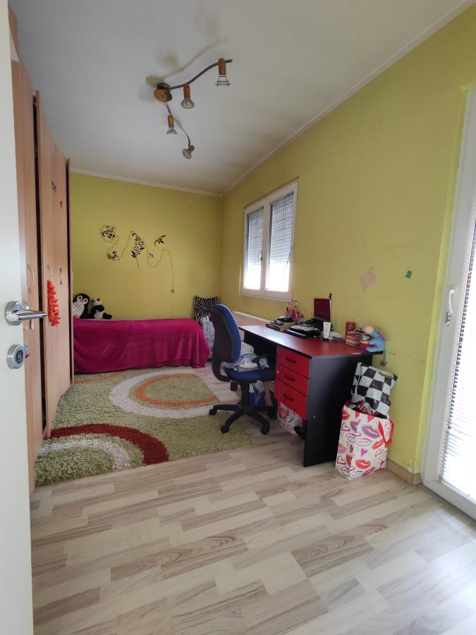 Porodična kuća kod Akva parka 21