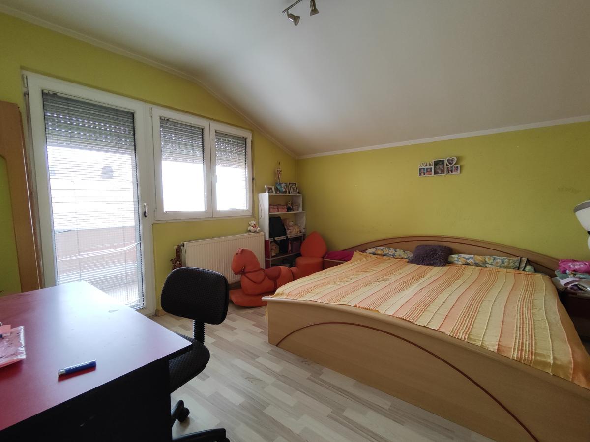 Porodična kuća kod Akva parka 22