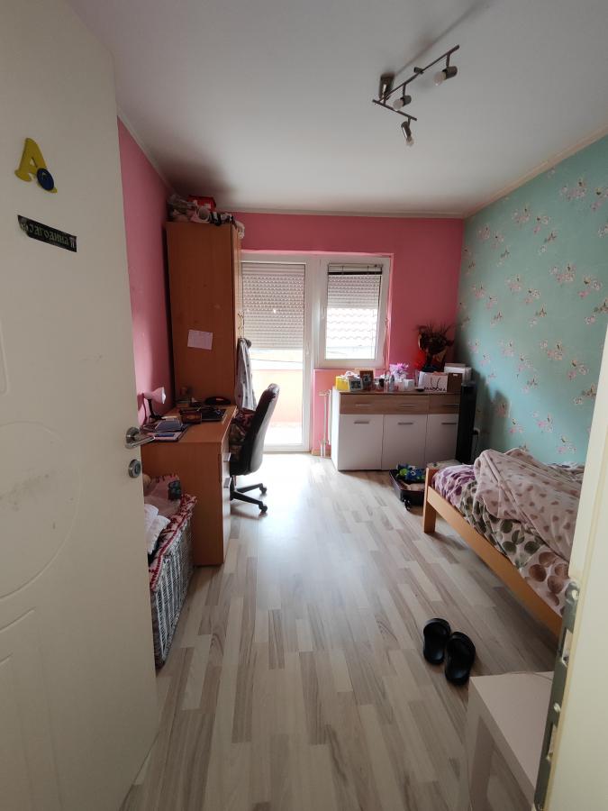 Porodična kuća kod Akva parka 25