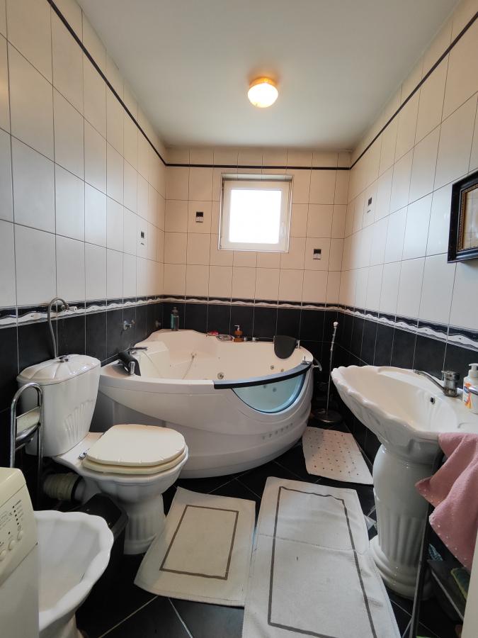 Porodična kuća kod Akva parka 26