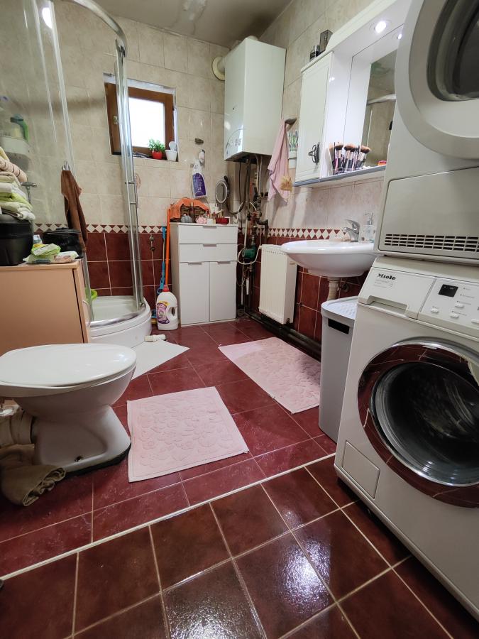 Porodična kuća kod Akva parka 11