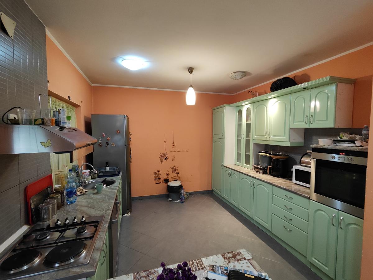 Porodična kuća kod Akva parka 12